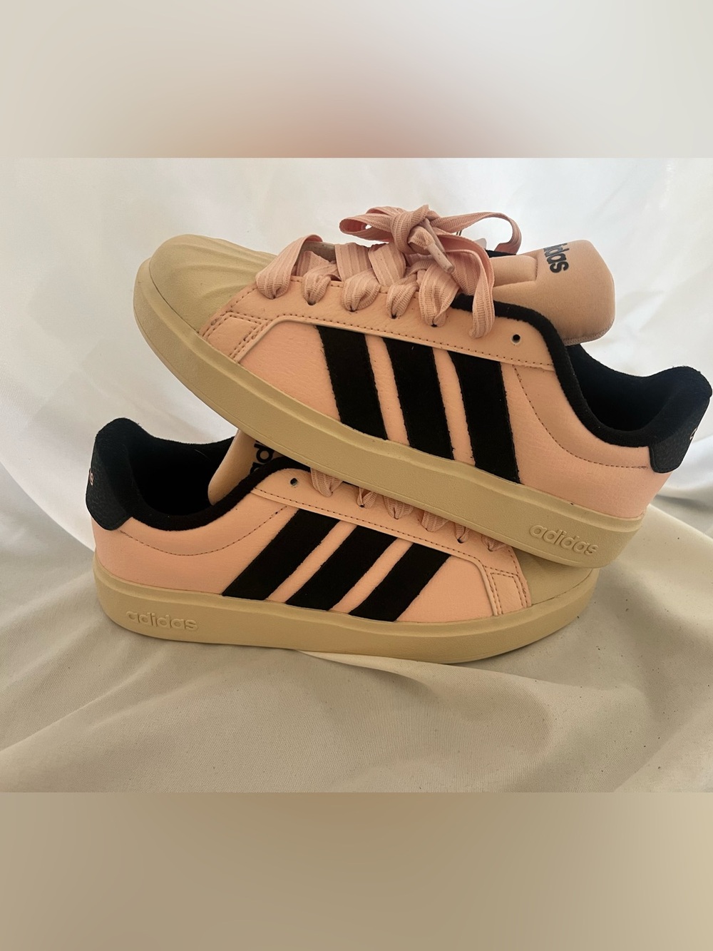 adidas Streettalks baby pink/black shell toes! 6.5w. bnwt